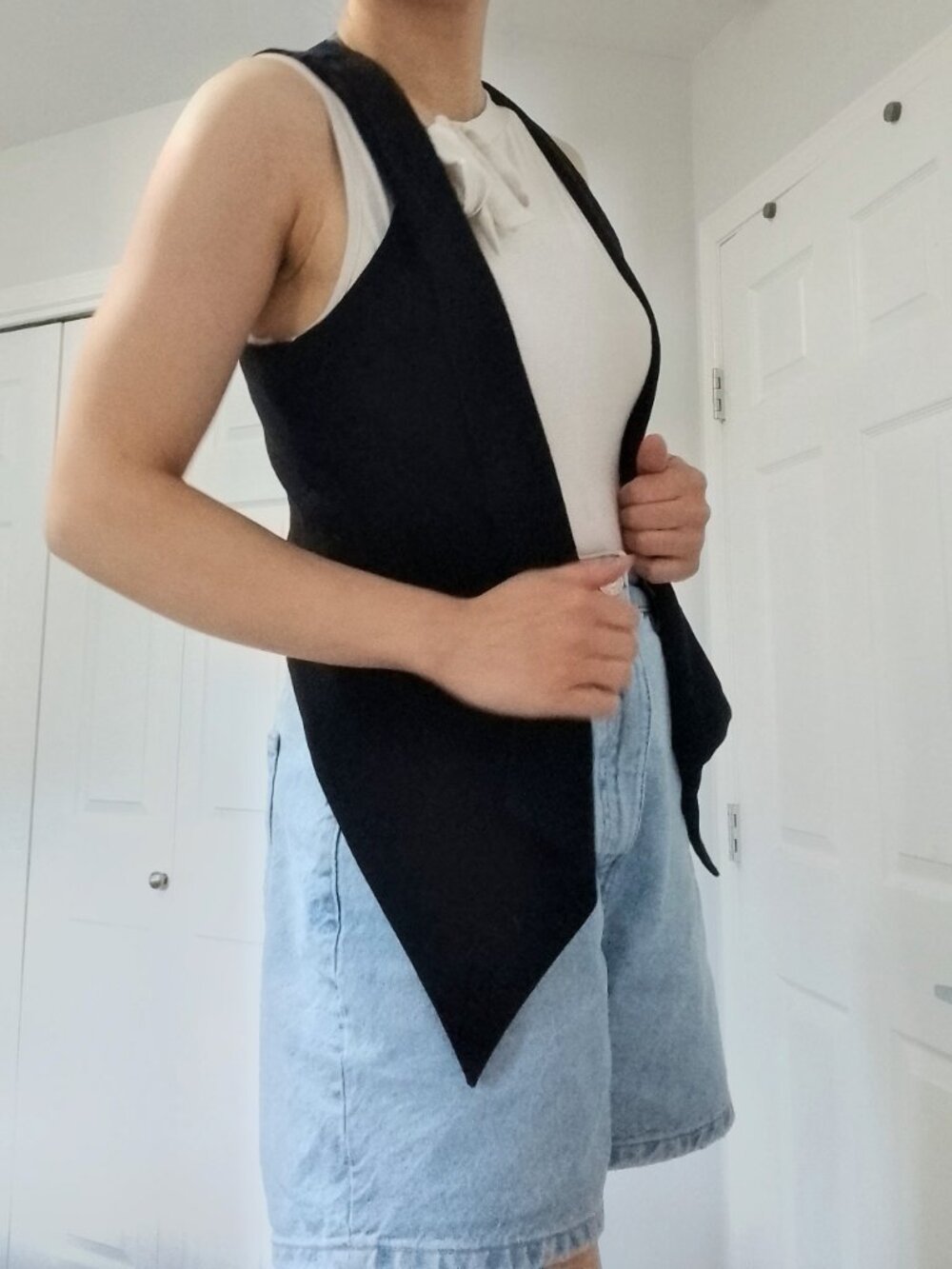 Drape Vest - Picture 2 of 9